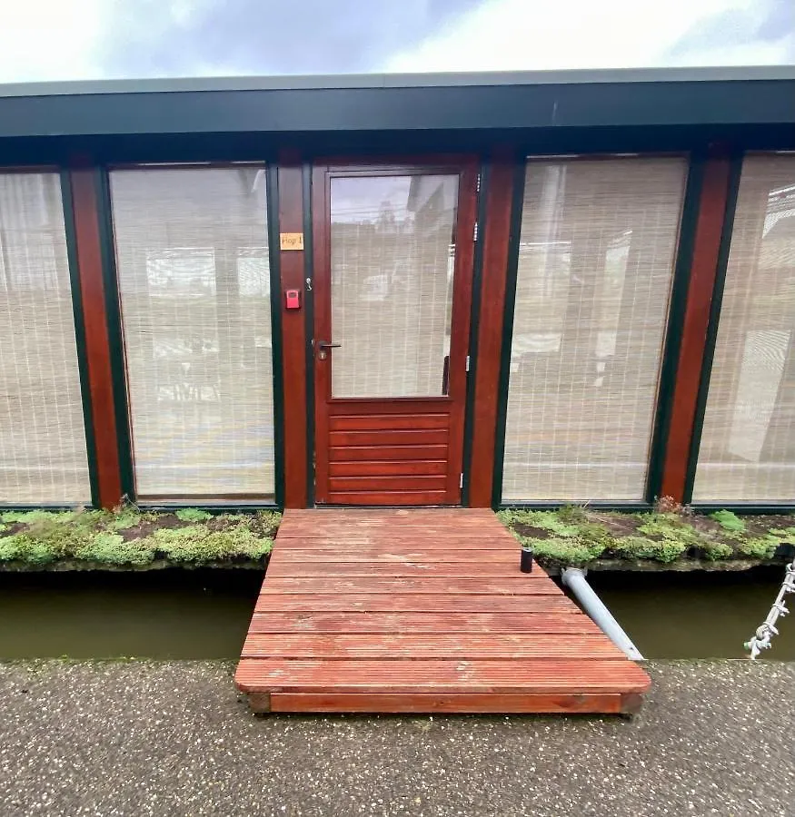 Ботель Off-Grid Boat Experience - Stay Zero Footprint Утрехт