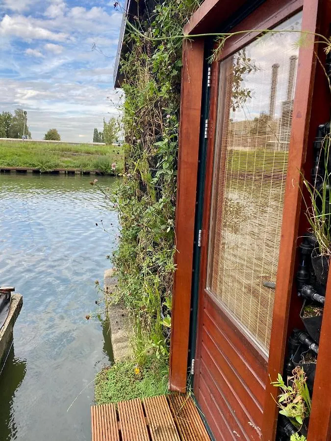 Ботель Off-Grid Boat Experience - Stay Zero Footprint Утрехт