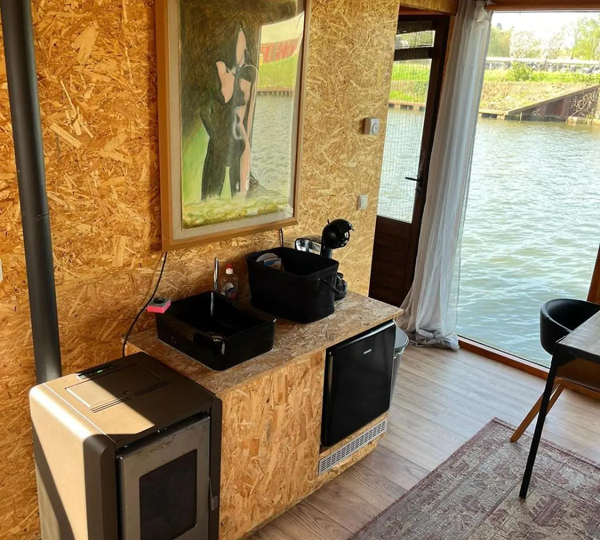 Ботель Off-Grid Boat Experience - Stay Zero Footprint Утрехт